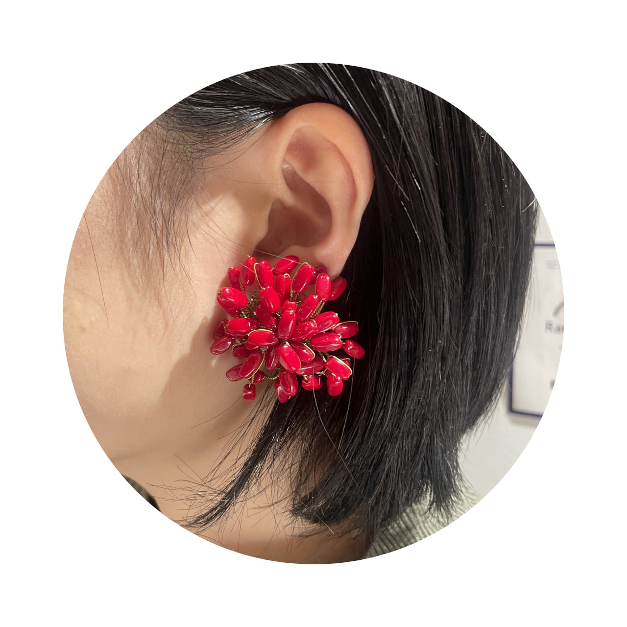 赤いビーズイヤリング