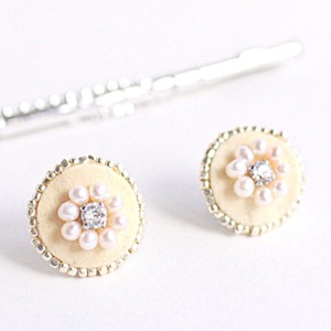フルートのキーパッドのビジューイヤリング (M) F-002  Flute key pads  earrings with pearls and Swarovski (M)