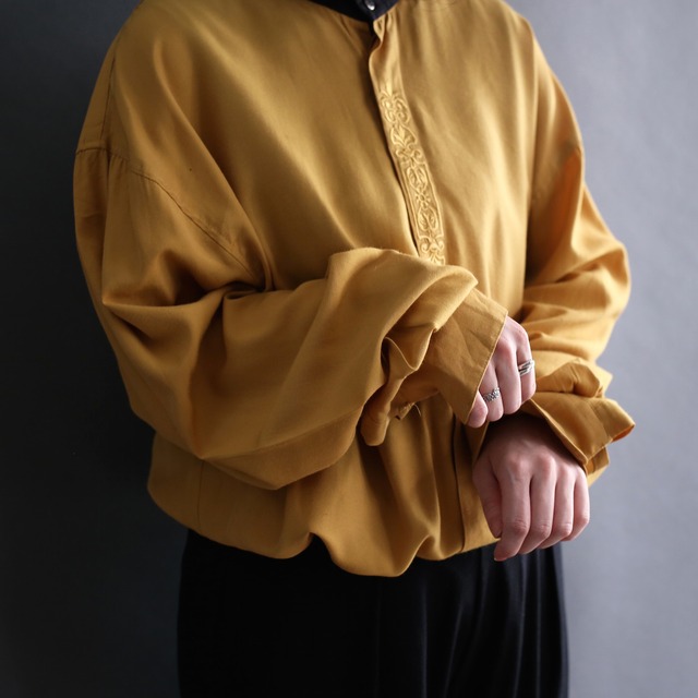 fry front embroidery design l/s band collar shirt 