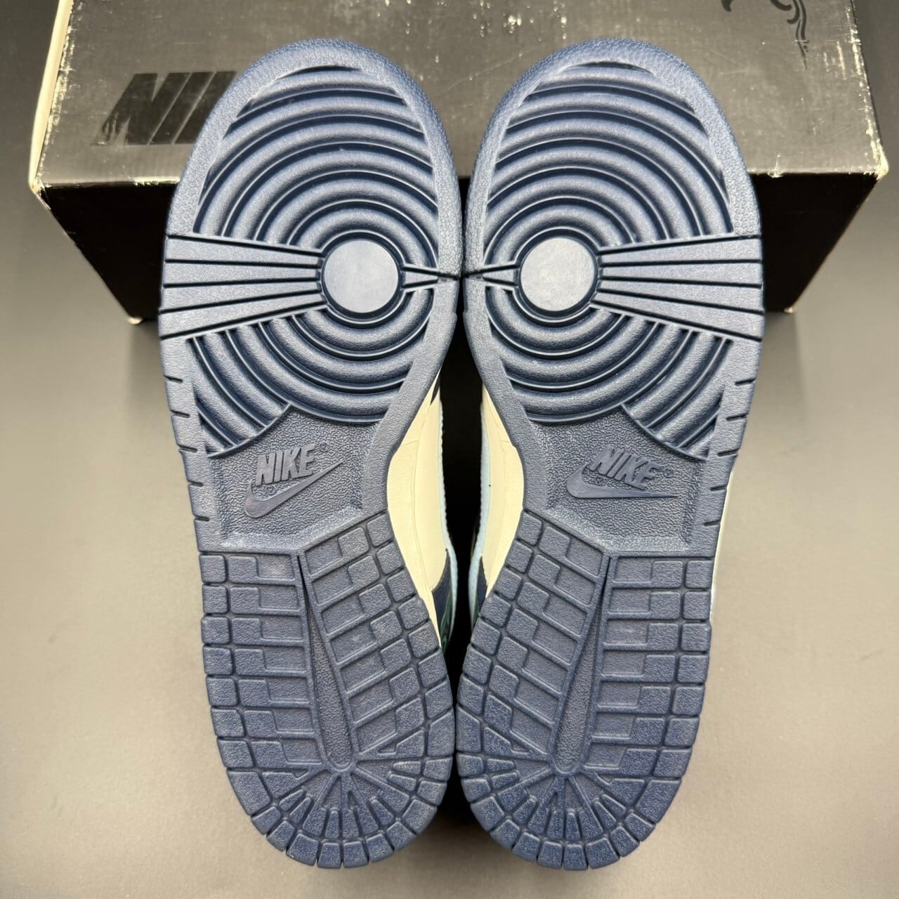 dunk low emb fileteado