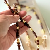 【Liviya Marron リビヤ・マロン 】120cm ラコックフランセーズ  フランス製 ハンドメイド スマホストラップ ネックレス パール スマホショルダー マルチカラー 金 La Coque Francaise