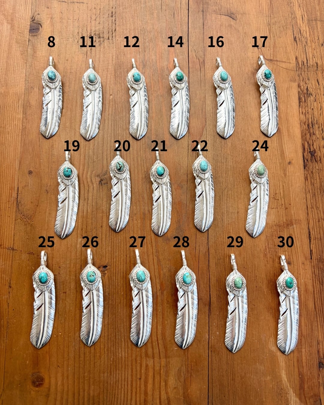 【NEWカラー入荷！】上銀銀縄天然ターコイズ付き特大フェザー（右向き）