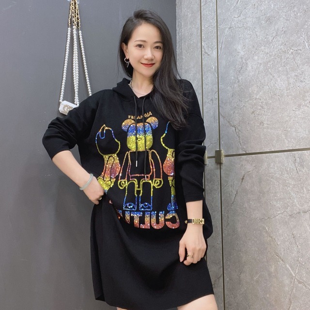 初回送料無料　ラージサイズフード付きTシャツ風ワンピース　ラインストーン付きロングTシャツ