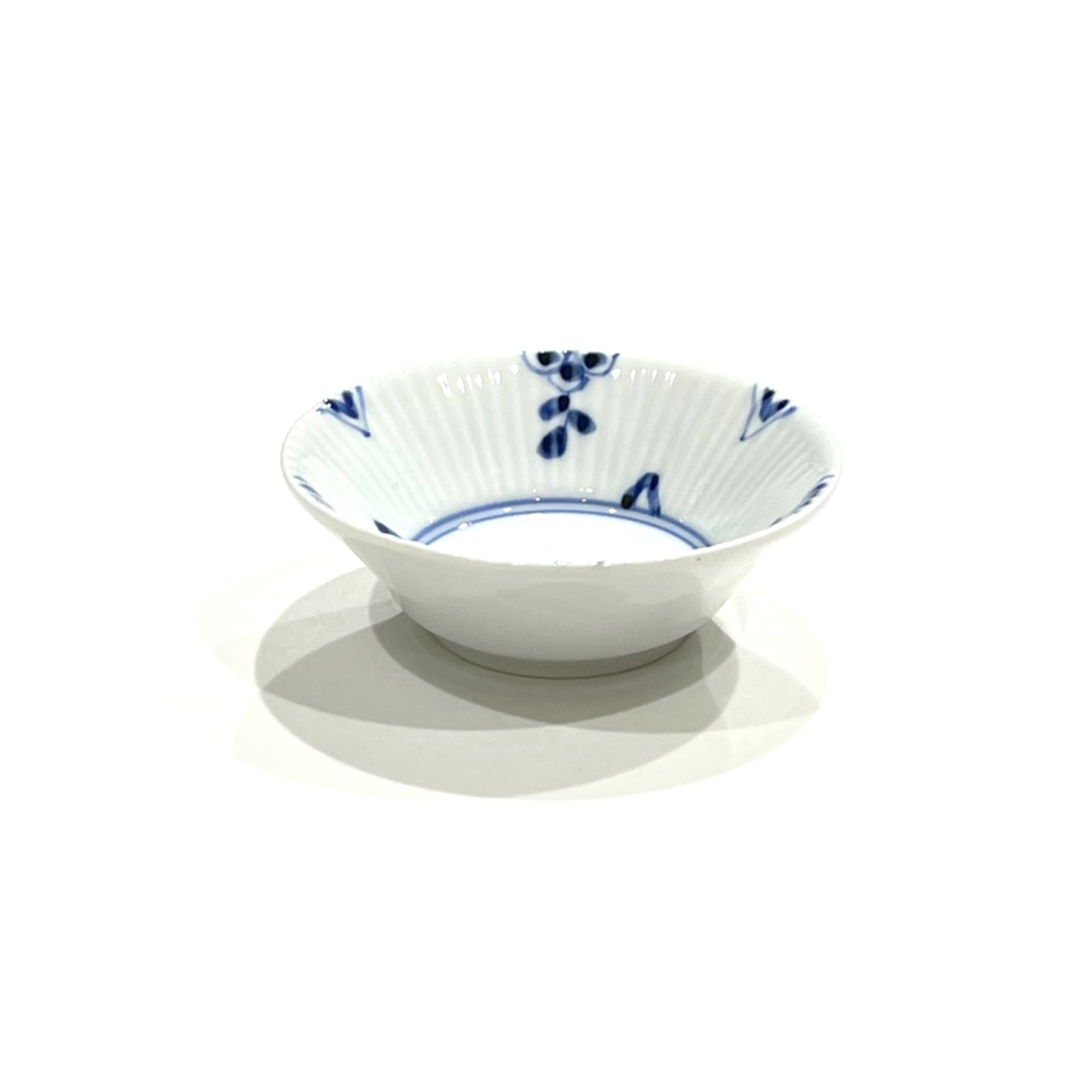 染付 陶器ボウル8個セット 染付剣先小花 しのぎ反ボウル 8cm | 24to3［西富陶磁器オンライン