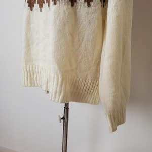 【USED】KUTIRセーター冬　可愛い　美品