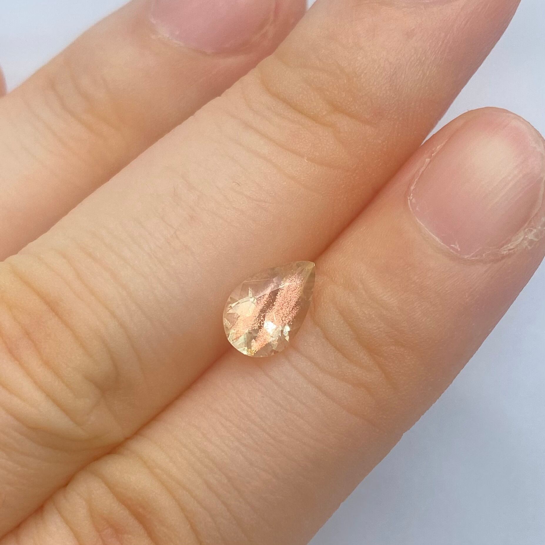 水面に桜　オレゴンサンストーン