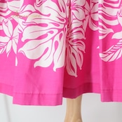 フラダンス 衣装 パウスカート エムエムジェイ ピンク系 MMJ 日本製 ツーカラー ティアレ柄 プルメリア柄 モンステラ柄 シングル かわいい 華やか 鮮やか 明るい 白 ハワイアン アロハ ハワイアンプリント フラ ダンス レッスン 練習 おしゃれ