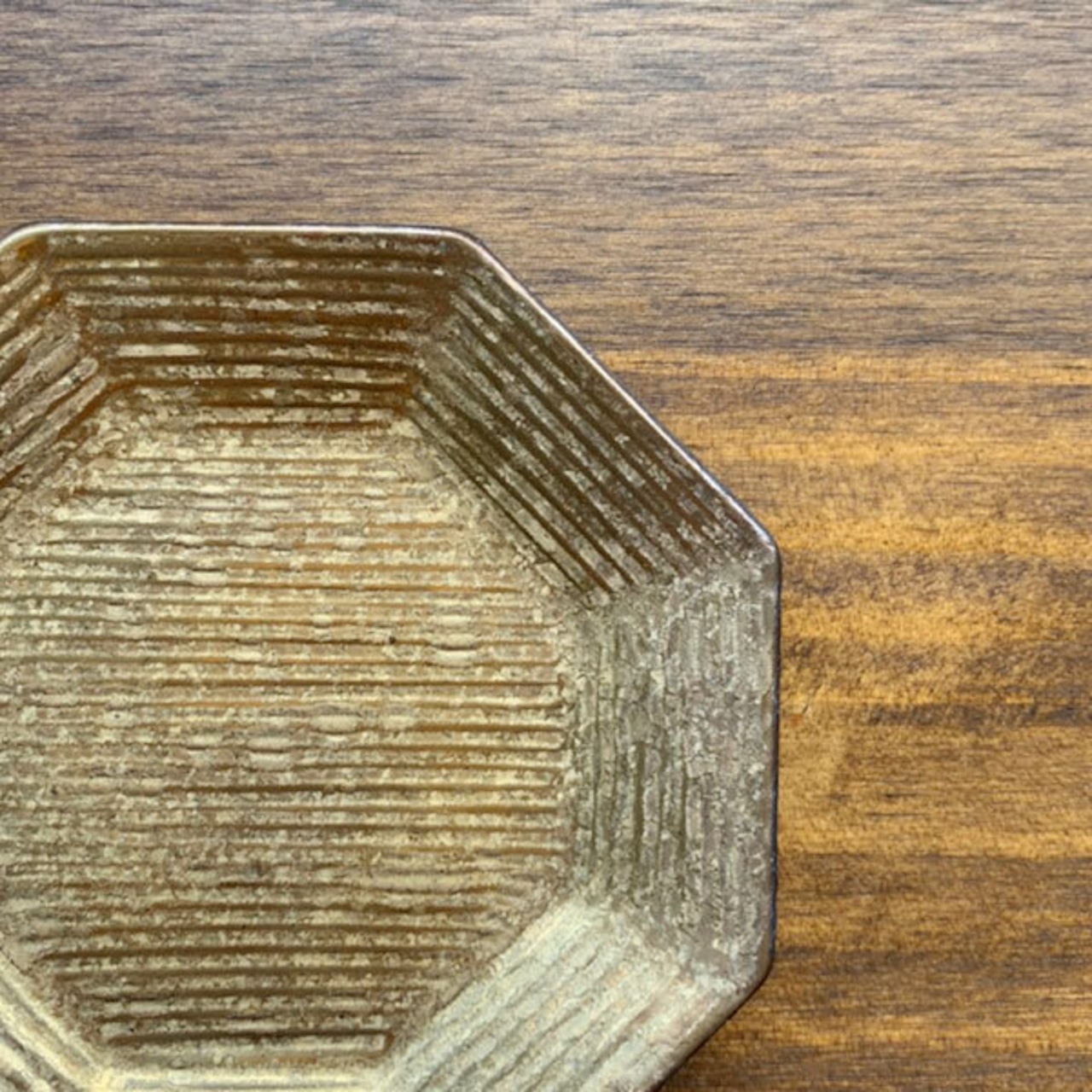 晶金塗り八角豆皿