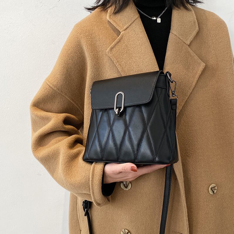 スタイルオータムウィンターレッド 秋物 冬物 メッセンジャーバッグ Tiancai_Wing_Bag10030394179