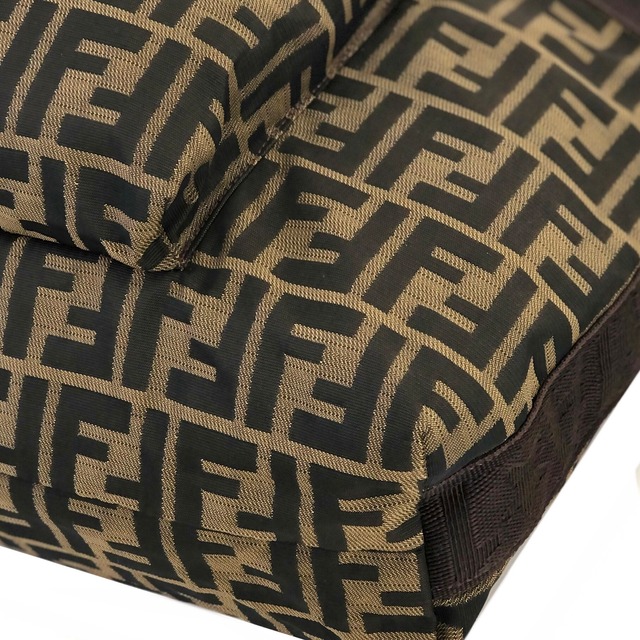 FENDI フェンディ　ズッカ　ジャガード　フロントファスナー　ショルダーバッグ　ブラウン　vintage　ヴィンテージ　オールド　kkez6c