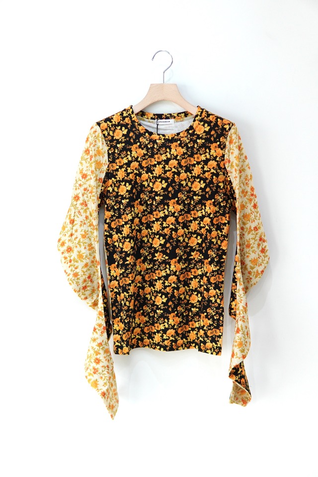 OPEN SESAME CLUB / Curved Sleeve Flower Top