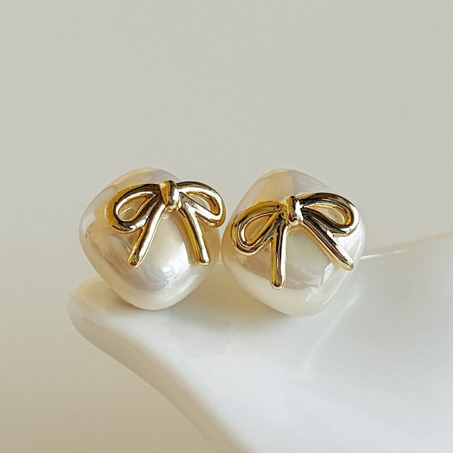 Pearl ribbon pierce　B607