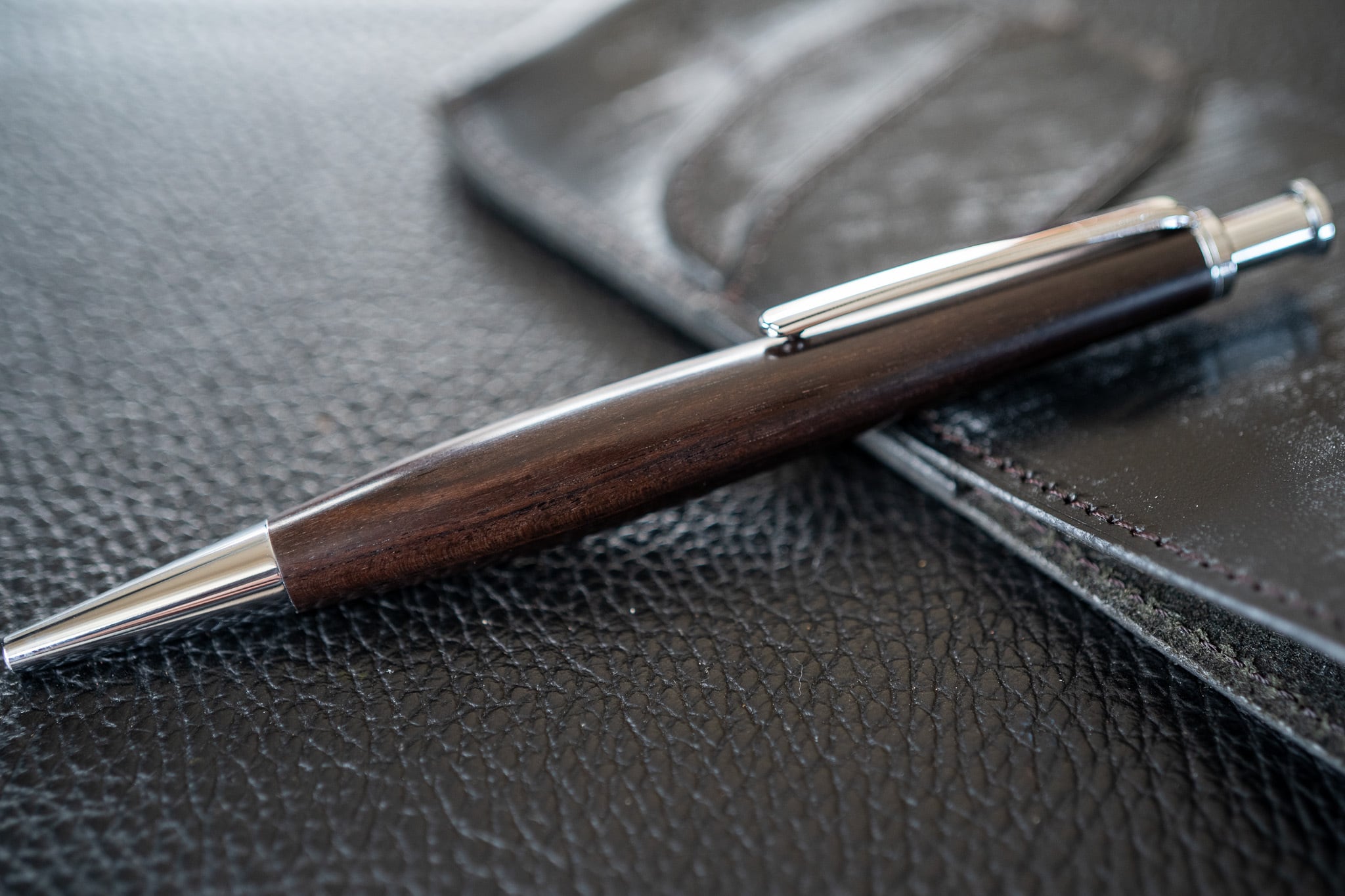 朱色の銘木】 本花梨瘤杢 BP 受注生産品 | 木軸ペン工房 金杢犀