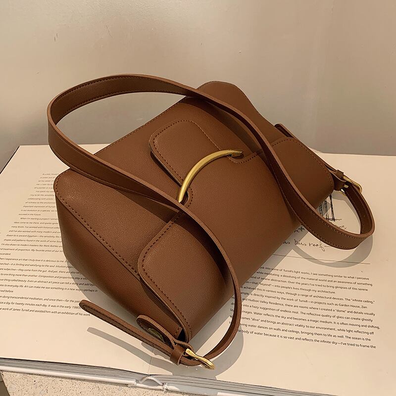 レッドスタンダードオータムウィンタースタイル レトロ 秋物 冬物 スクウェア メッセンジャーバッグ Tiancai_Wing_Bag84782399