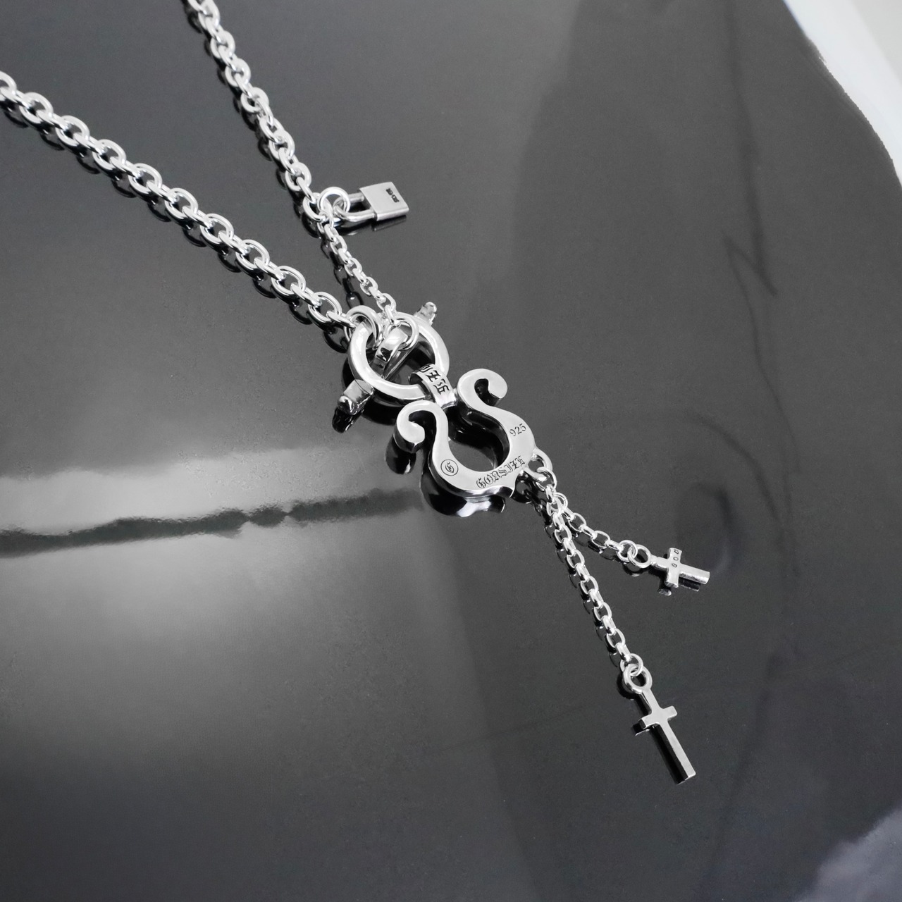 RHYTHMIC HORSESHOE LARGE with CROSSES T-BAR NECKLACE / リズミックホースシュー・L ウィズ クロス Tバー ネックレス