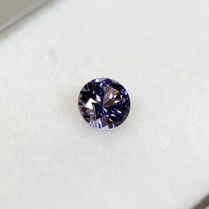 紫系 丸いスピネル 約3.4mm r-0085