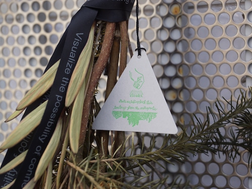 Arrangement. *ready-made