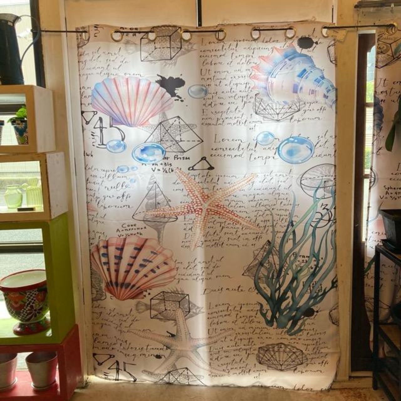 TOPANGA Fabric　マリンドリームカーテン　135×180cm　全2種　ヒトデ　インテリア　カーテン　タツノオトシゴ　ソファ　カーテンポール　カフェカーテン