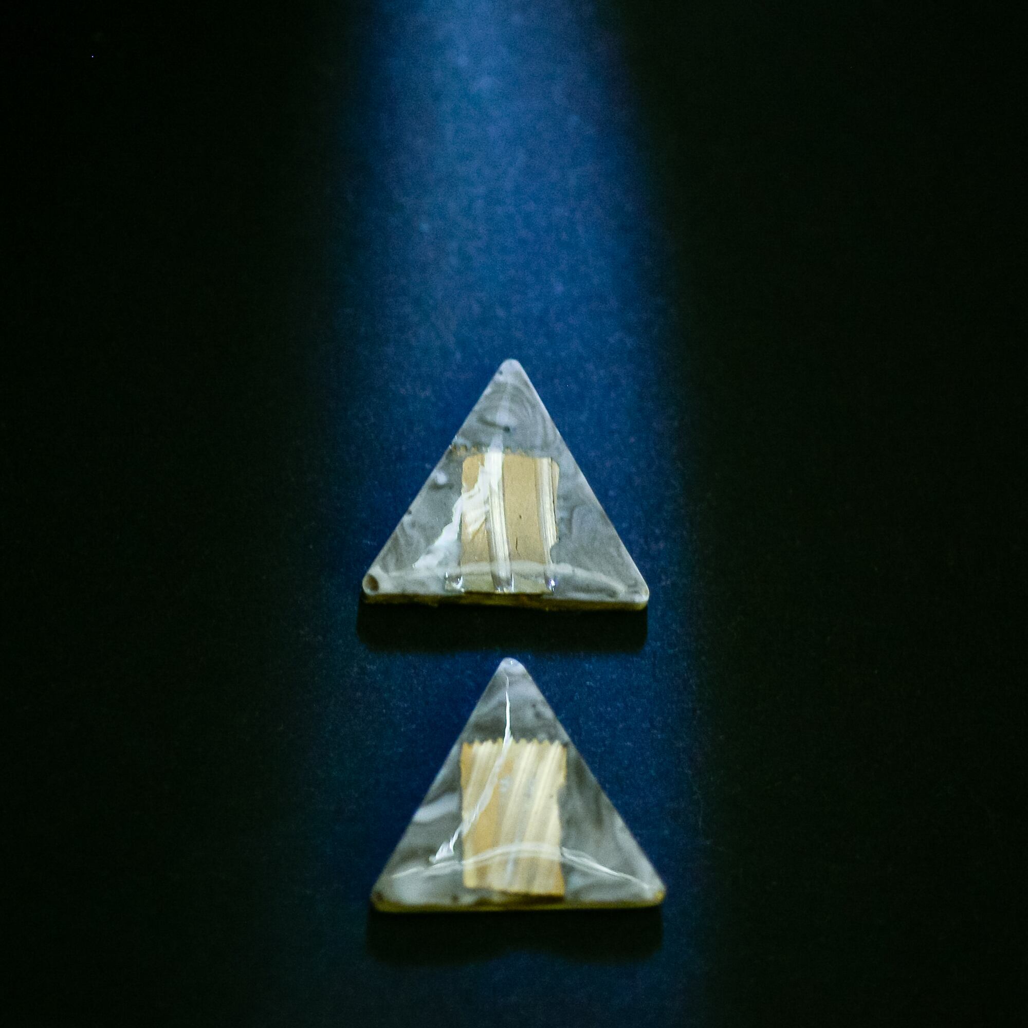 薄墨色 トライアングルシンバルピアスイヤリング【JE11】