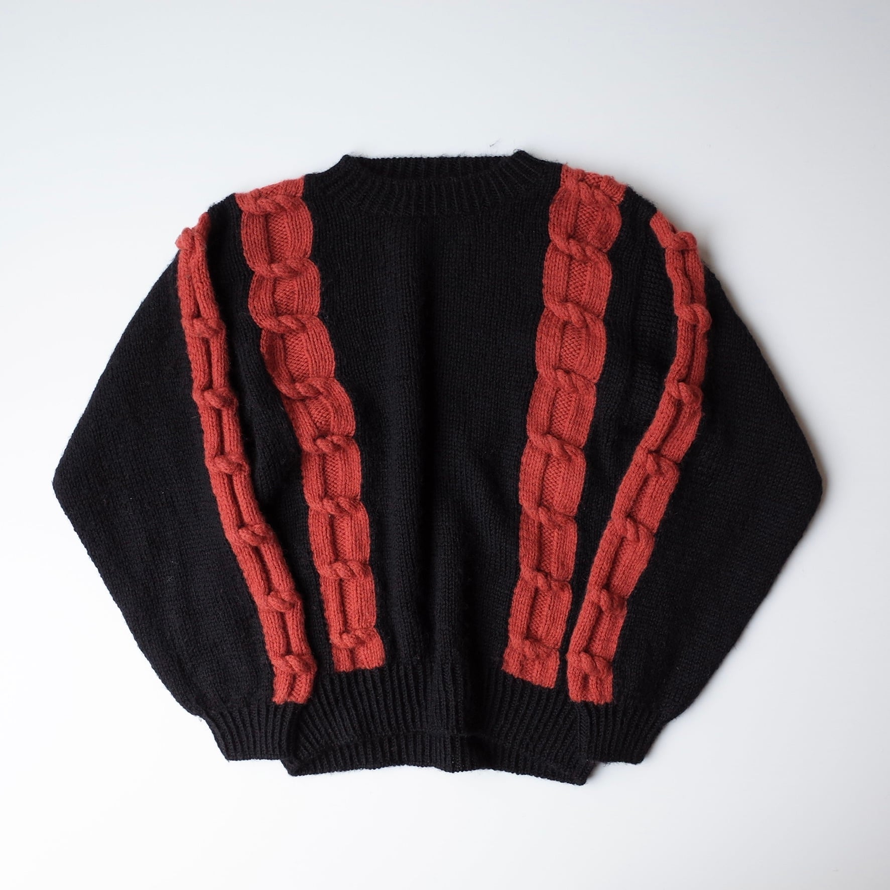 Design cable hand knit sweater