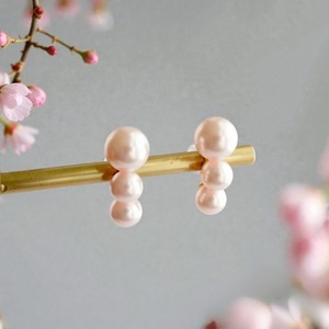 【甘くなりすぎない】桜ピンクパールピアス 2026トレンドカラー 大人の耳元　普段にも 入学式にも　春ピアス