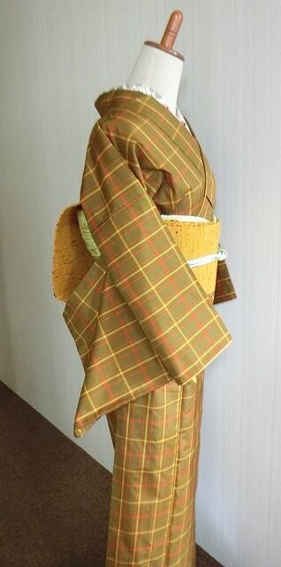 格子模様お洒落な紬着物 | KIMONO BITO