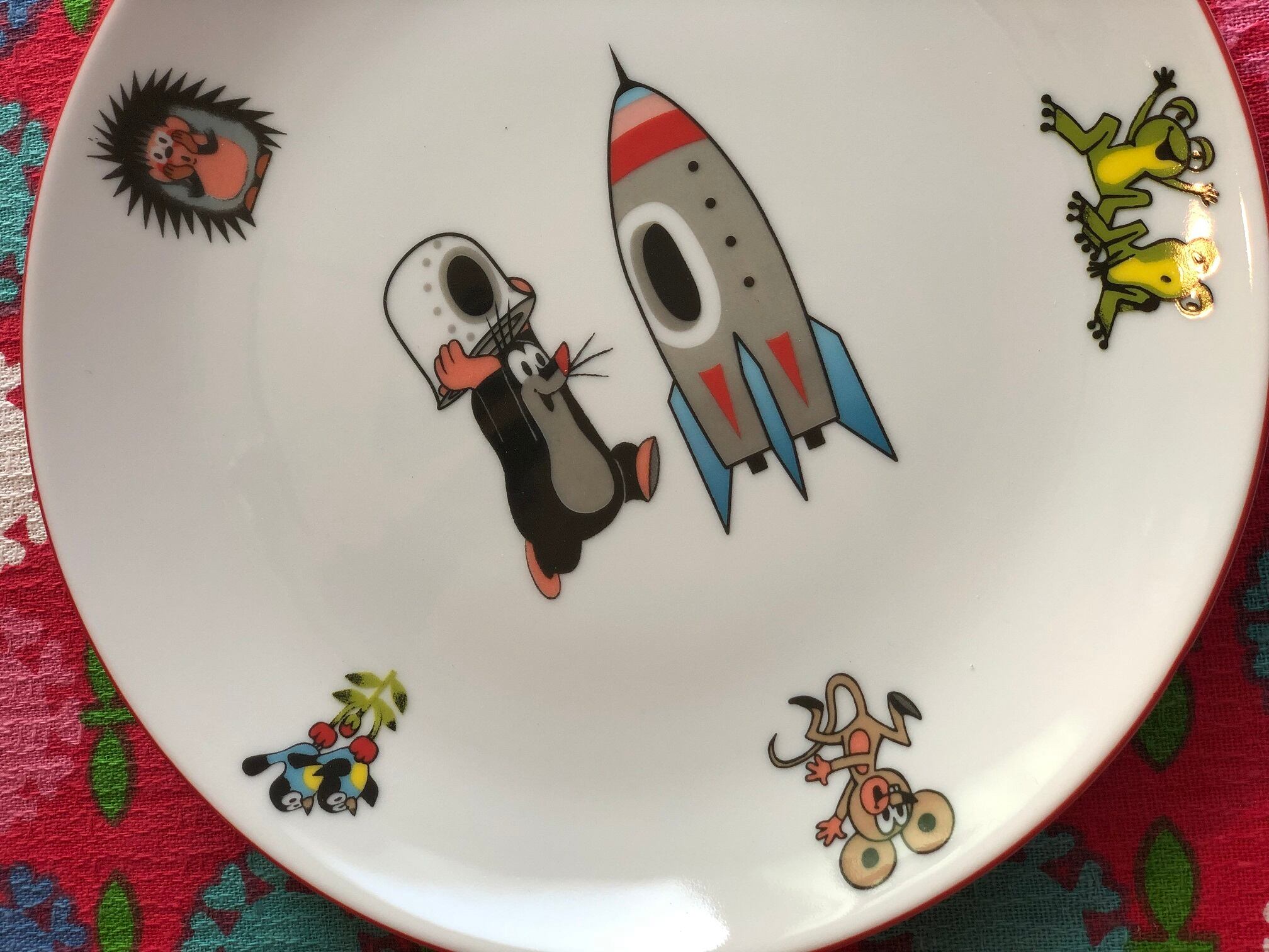 新品from チェコもぐらのクルテクプレート21cmサイズロケット