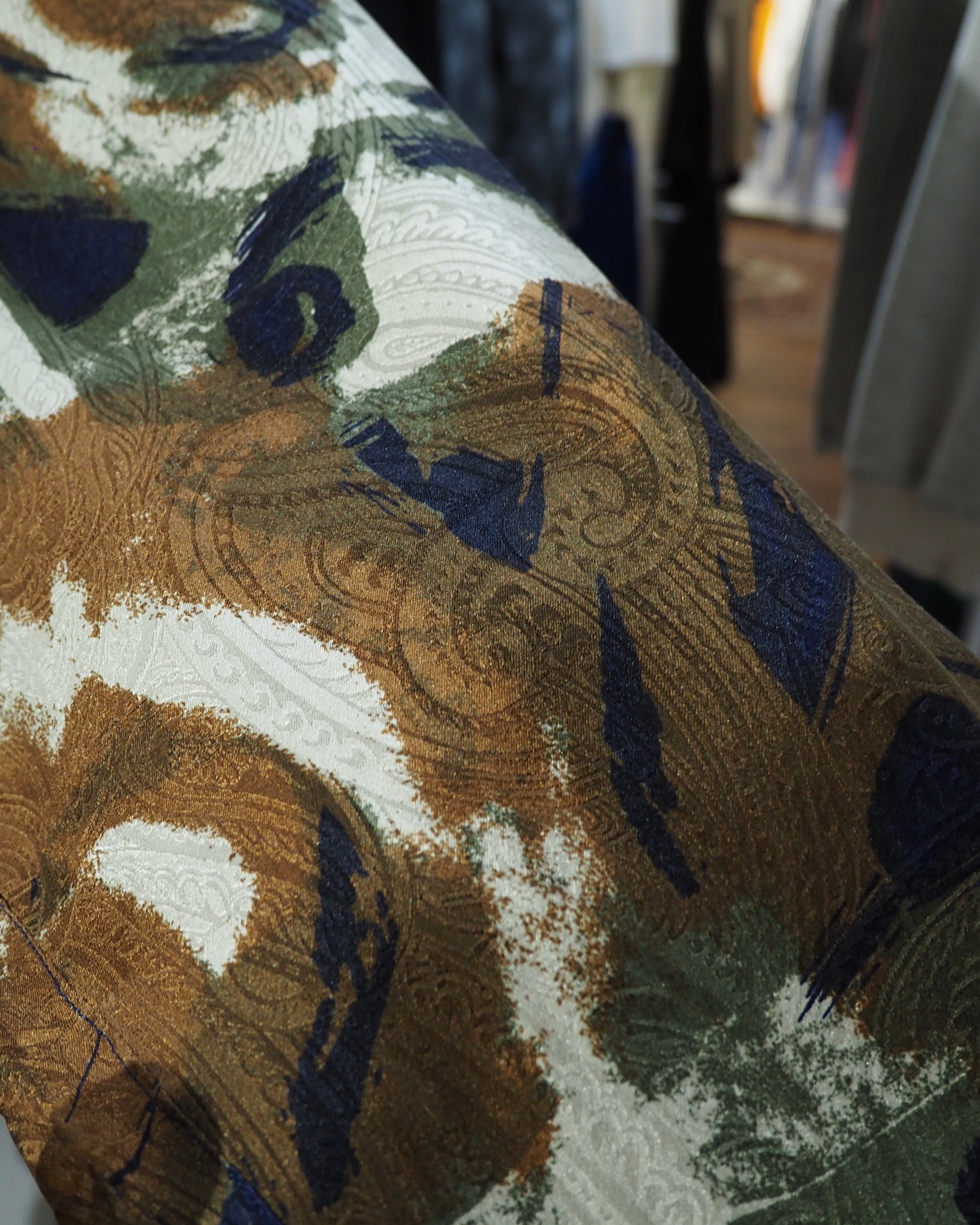 1990s ” GOOUCH ” Beautiful Abstract painting × Paisley all Over vintage loose Silk shirt