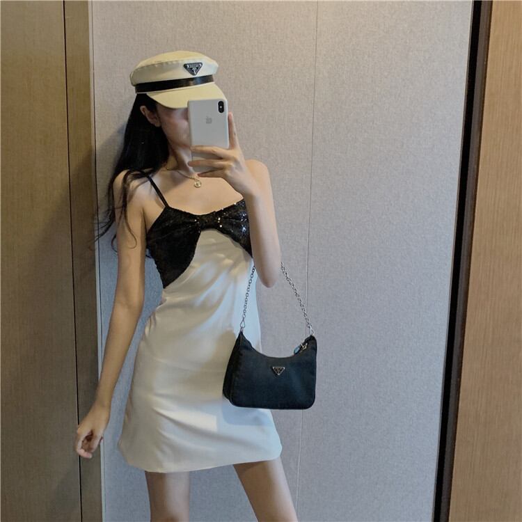 雑誌やネットで話題 怠惰な風 セクシー スリムフィット 蝶結び ワンピース キャミ・ベアワンビス