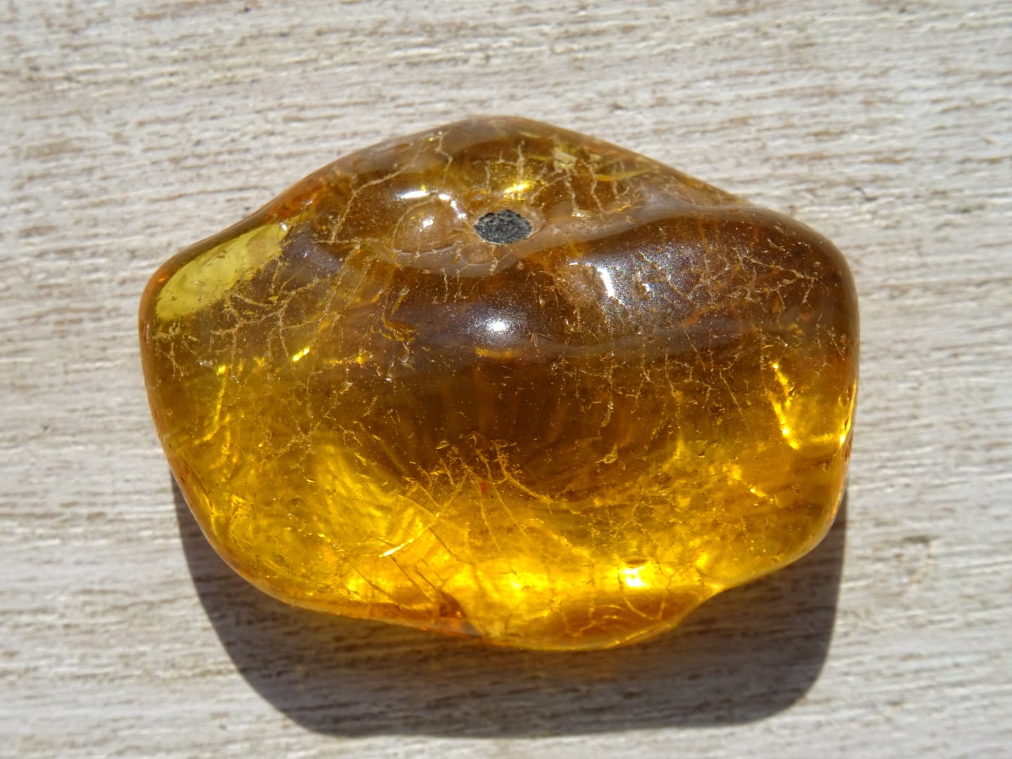 【Ruby】No.5 天然バルティックアンバー(琥珀)の大粒トップ Ruby】No.5 天然バルティックアンバー(琥珀)の大粒トップ Ruby