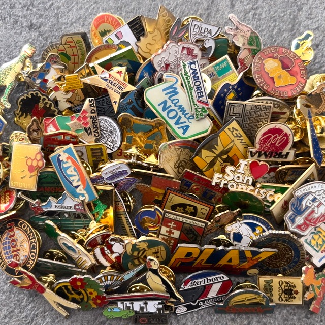 100個  フランス雑貨 ヴィンテージ  ピンバッジ ピンズ France pins  Pin badge vintage 古着 通販 リメイク ブローチ  アタッチメント付属 雑貨2601017_2511007-4