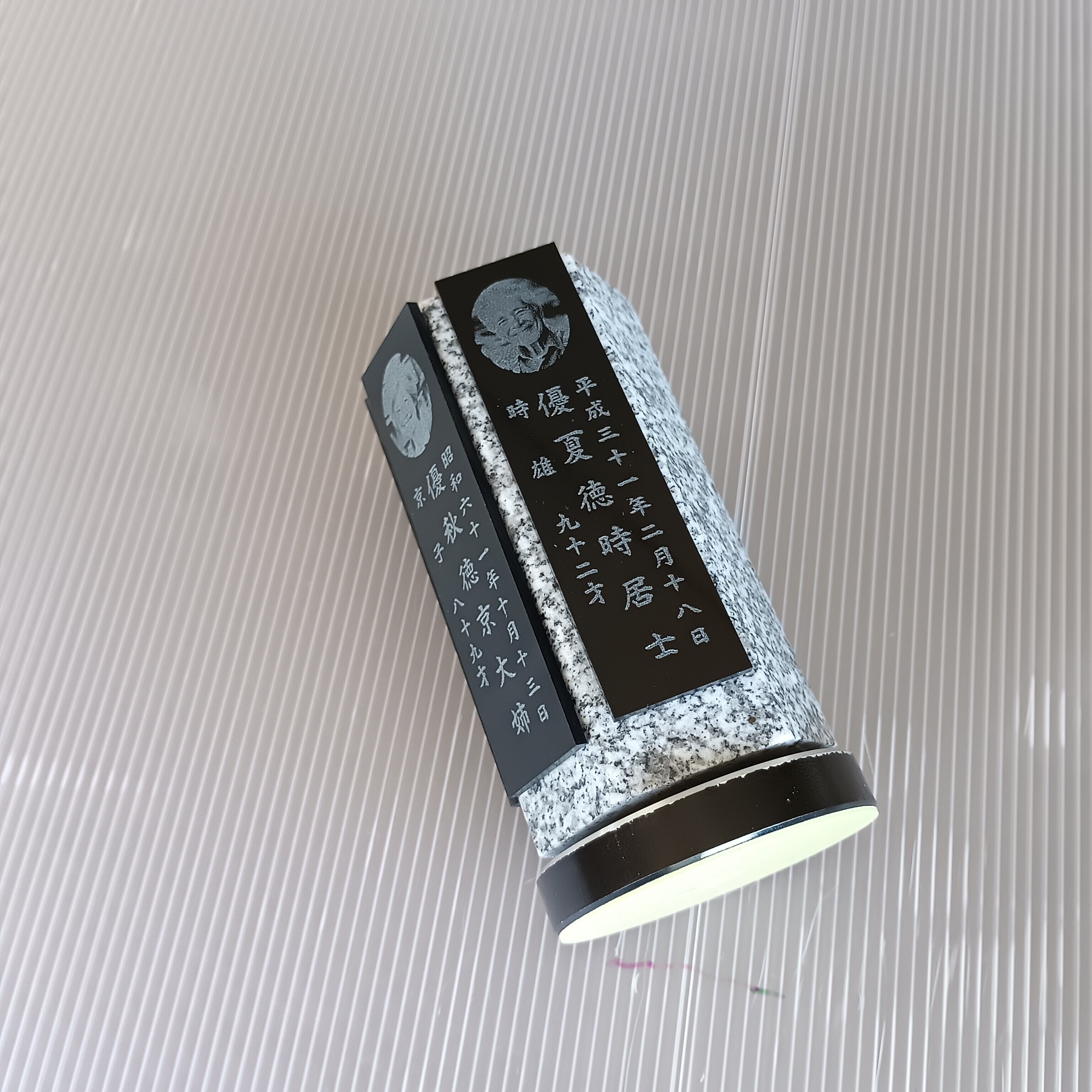 回転位牌　６人用悠想天回　6R60A白　４名様分