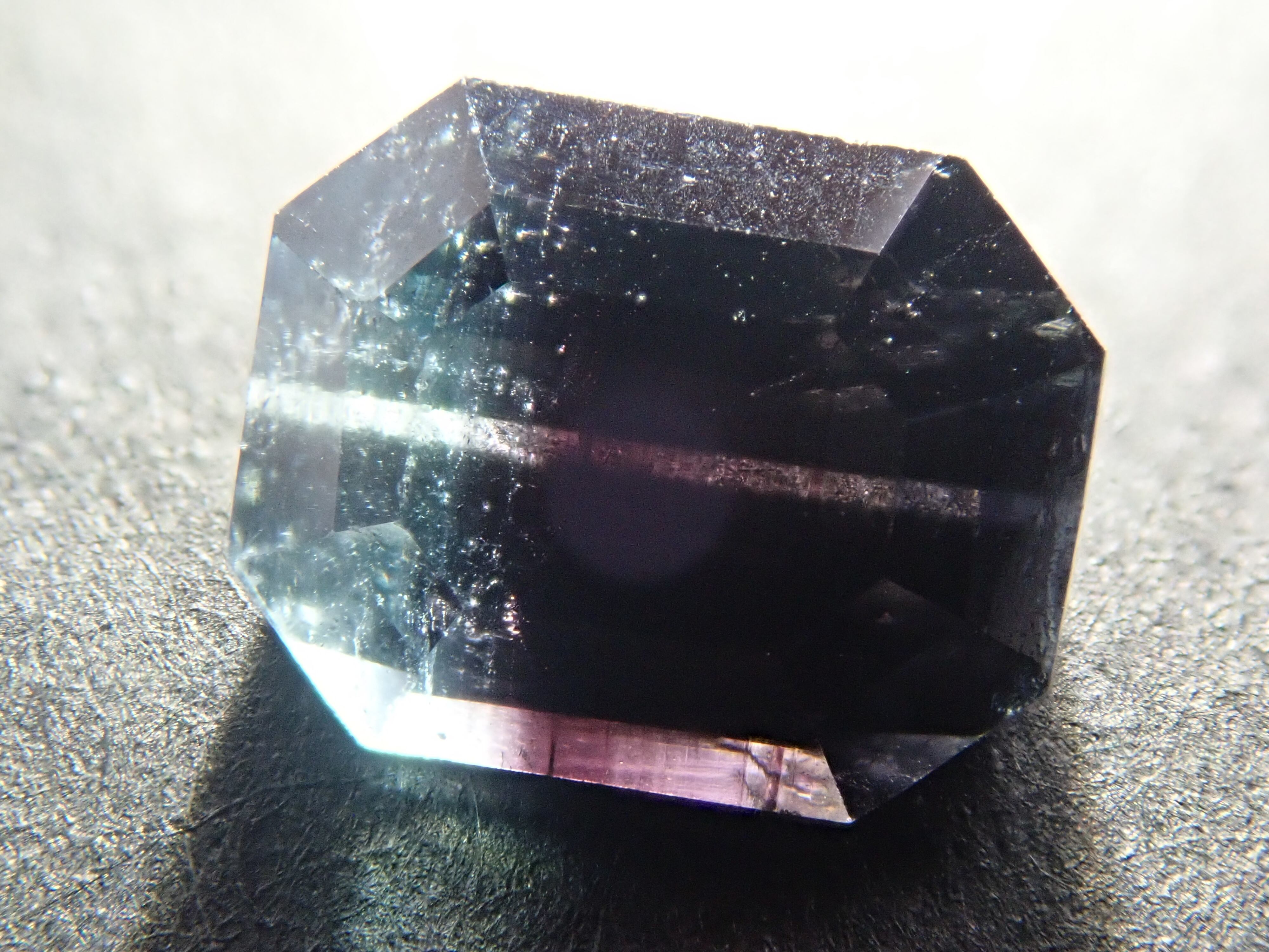 【新商品】アフガニスタン産バイカラートルマリン 1.056ct