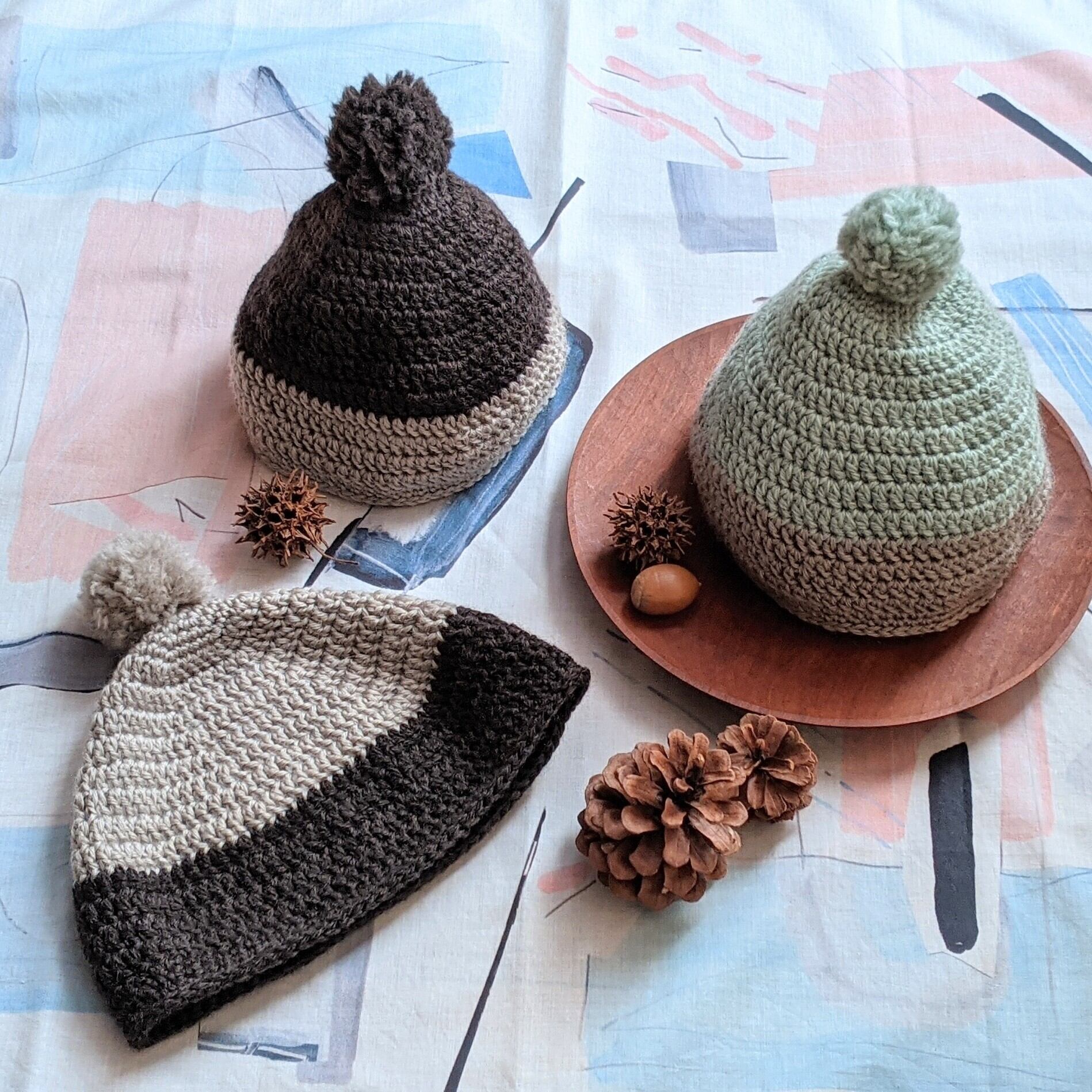 fairy.hat 作家帽子 猫 ポンポン 帽子 ハンドメイド 一点物 赤ちゃんのポンポン帽子 バイカラー 手編み | カメイ編物