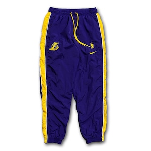 Los Angeles Lakers Embroideried Nylon Pants. NIKE