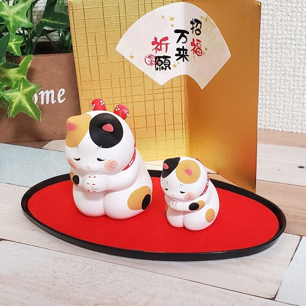 これはかわいい！素焼き陶器の合掌親子猫