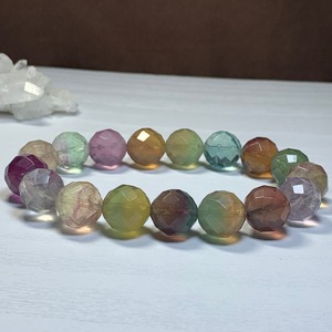 no2.多彩な変わった色合いフローライト・ブレスレット