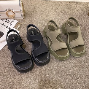 【送料無料】サンダル スリッパ 大人可愛い ウェッジソール 厚底 オシャレ フェイクレザー 旅行 スポーツ カジュアル シンプル お出かけ ビーチ  春夏 20代 30代 女性用 レディース 美脚 無地 シック ブラック グリーン 黒 緑 スクエア ボリューム