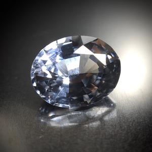 ”氷点下”の輝き 1.5ct UP 天然ブルーイッシュグレイ スピネル