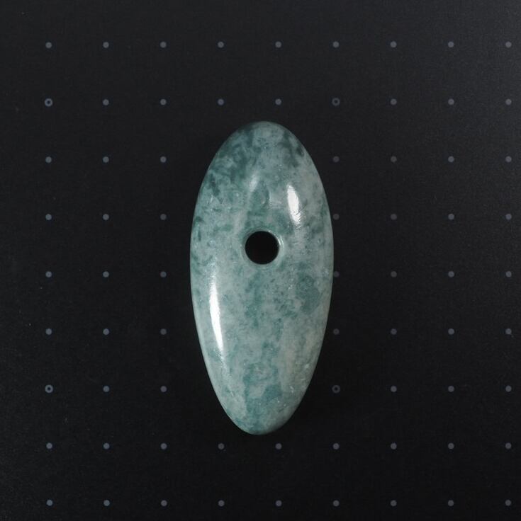 糸魚川翡翠 大珠 希少色！青緑翡翠 53mm Blue-green jadeite Taishu | URUWA 工房 うるわ powered by  BASE