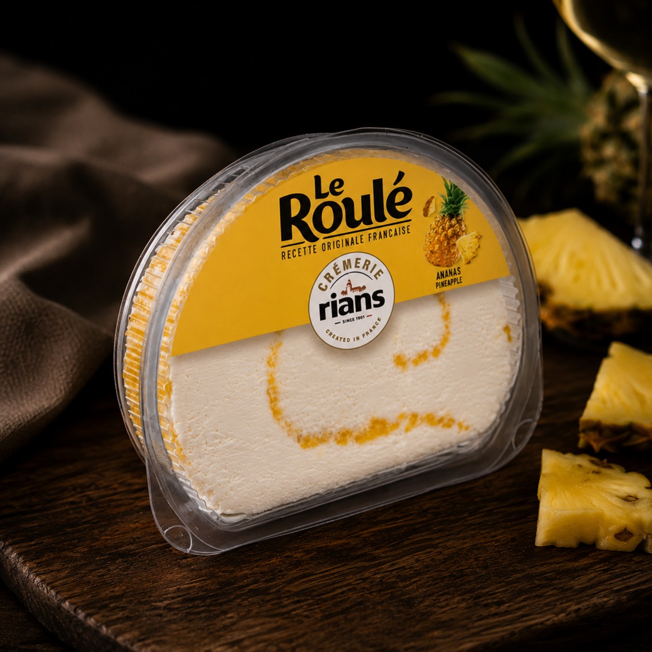 フランス産 ル・ルーレ・アナナス 125g｜パイナップル香るフレッシュチーズロール LE ROULET ANANAS Pineapple Cheese Roll 125g