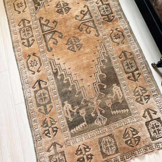 トルコ ヴィンテージラグ TR047 | ウシャク | 104cm × 219cm