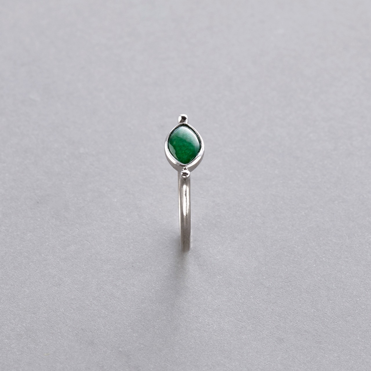 憧れの！猫脚バスタブを連想させるリング！K10WG 翡翠リング  jd_rg1503