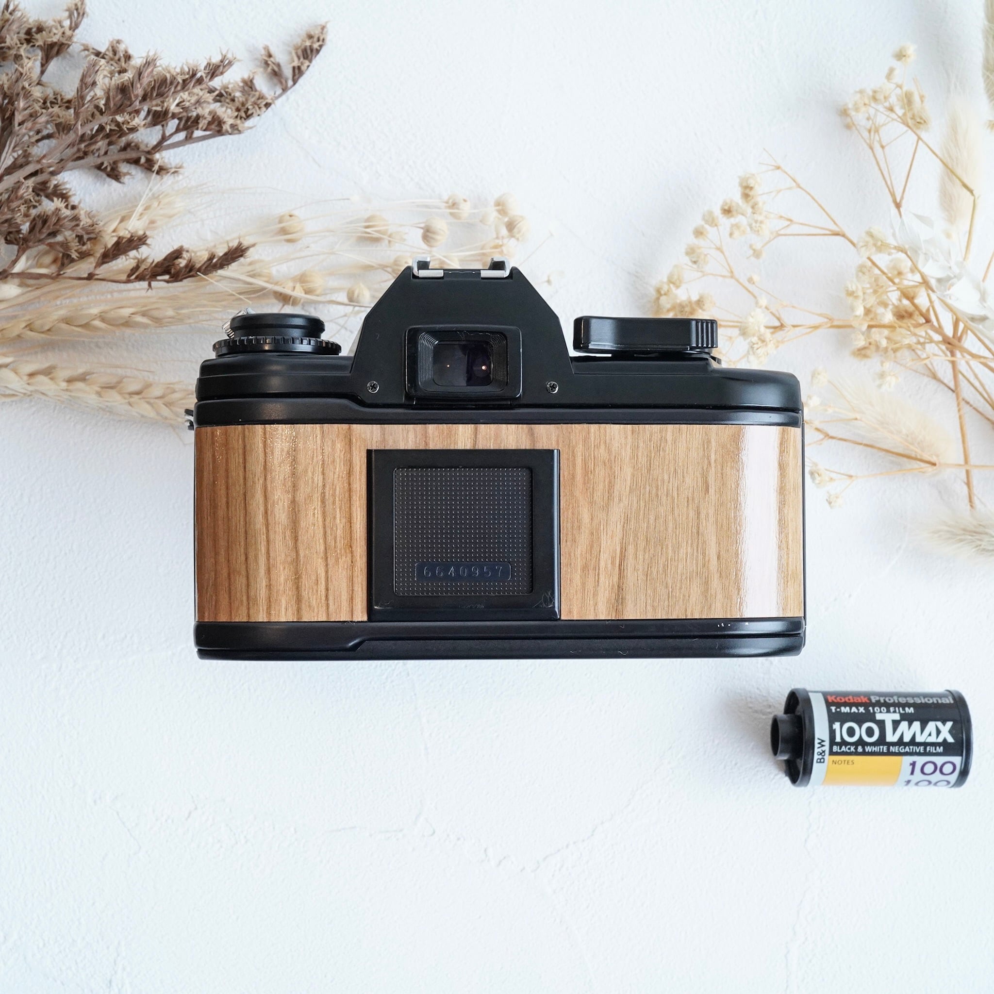 American Cherry アメリカンチェリー Nikon EM | Macha Cameras