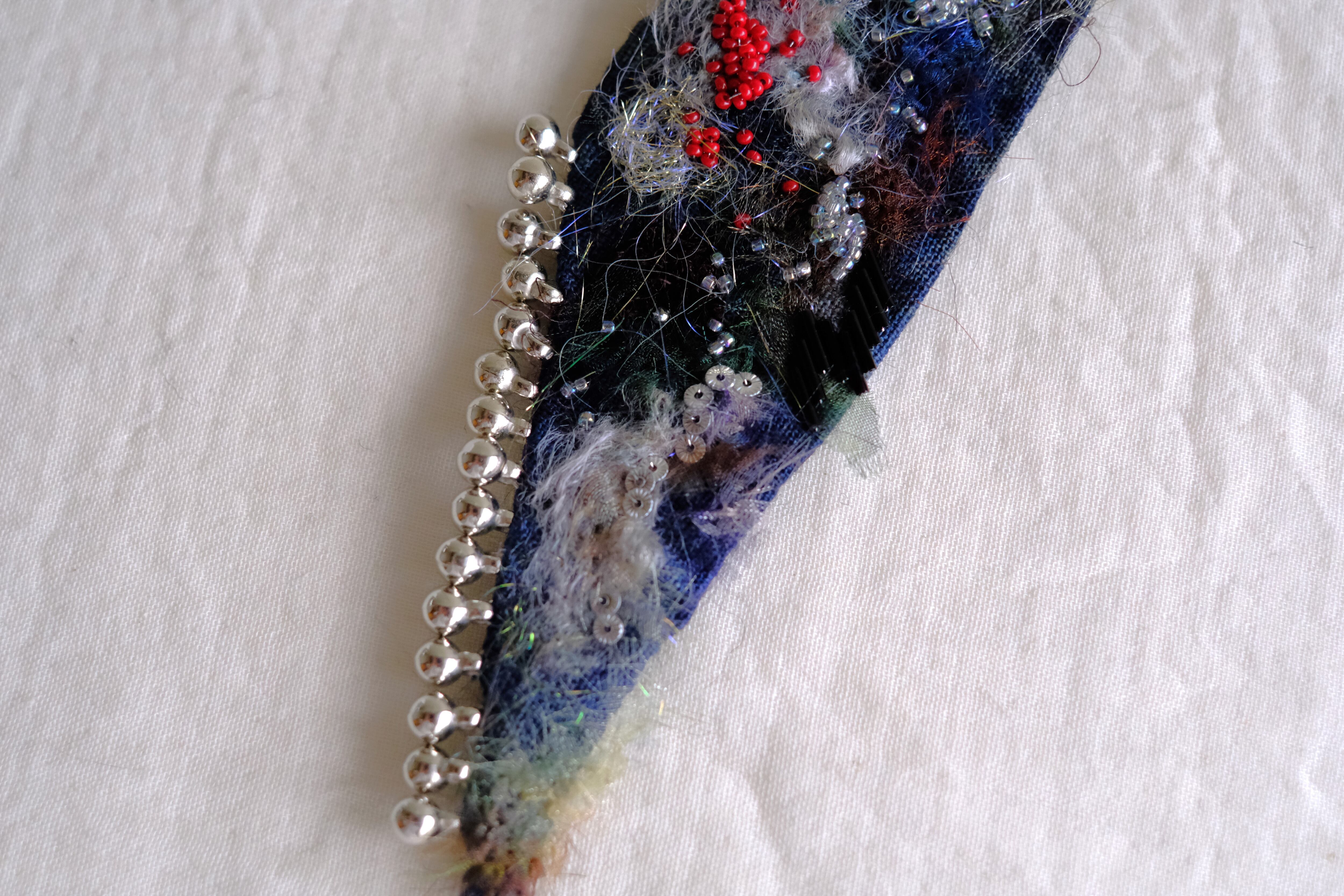 ブローチ　a-0826