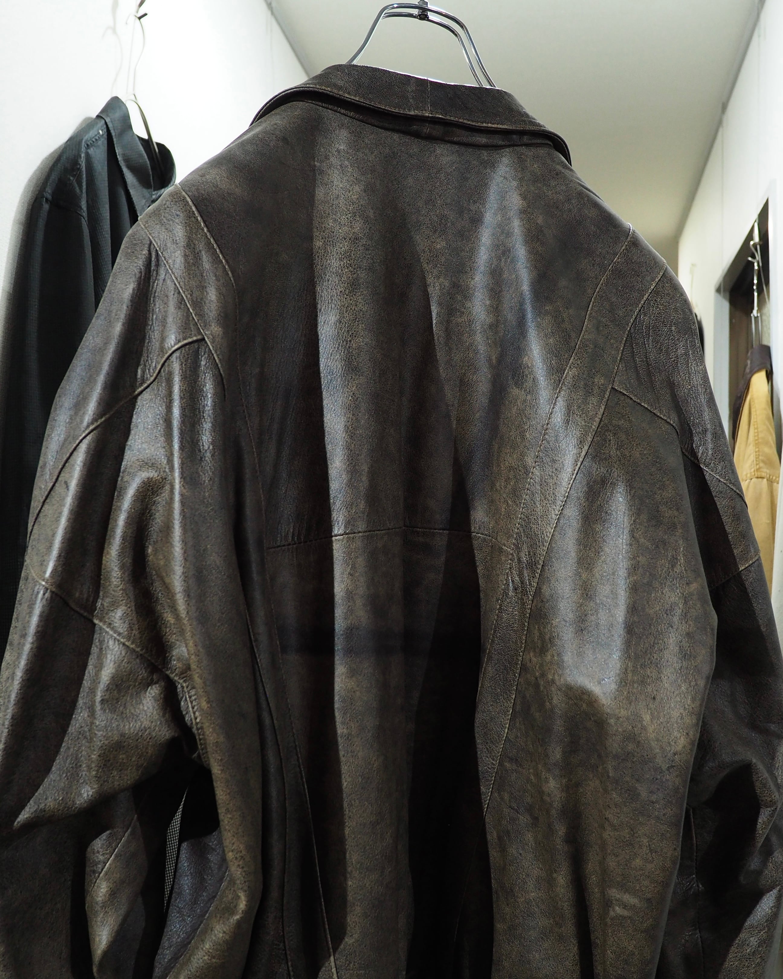 " Made in Italy - Vera Pelle " Unconventional Deformed Silhouette Vintage Leather Jacket