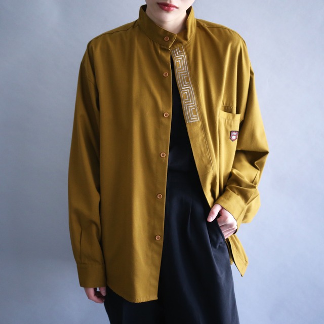 "刺繍" fly-front minimal design band collar mustard shirt