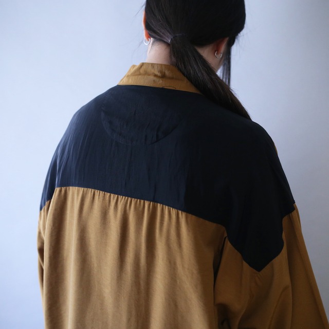 "刺繍" bi-color switching design over silhouette band-collar minimal shirt