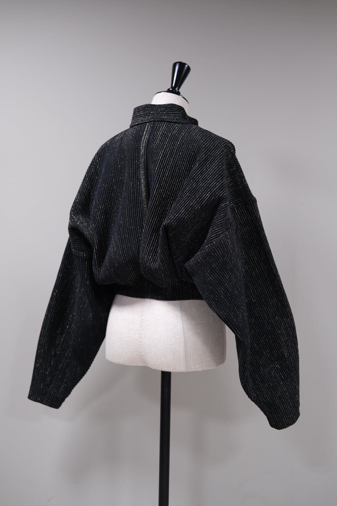 CFCL】HYPHA GLITTER STAND-UP CROPPED BOMBER JACKET | loop