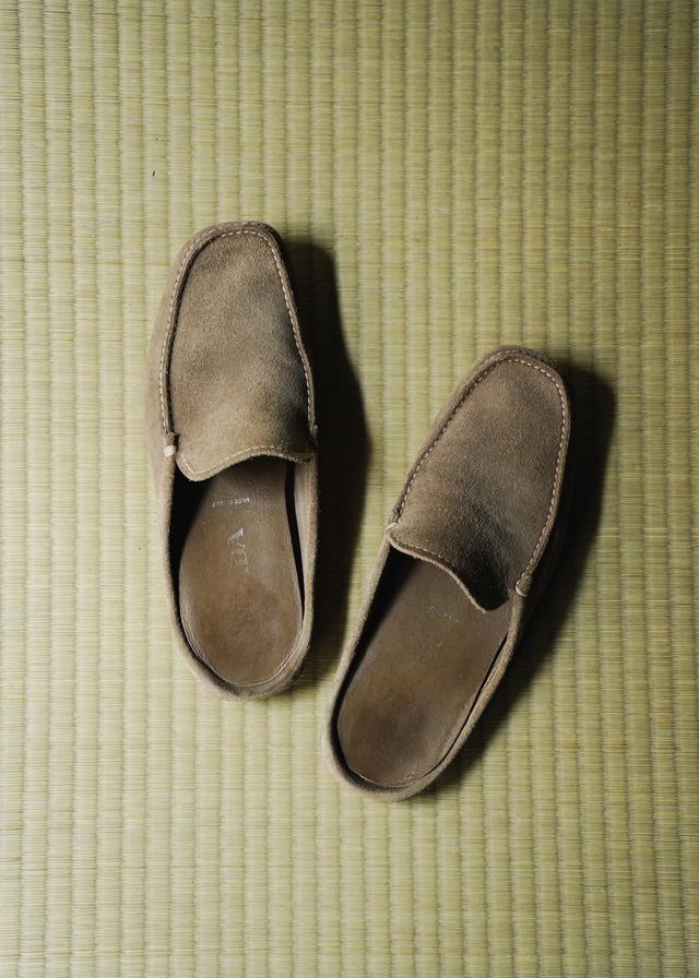 00’s PRADA suede square toe mules